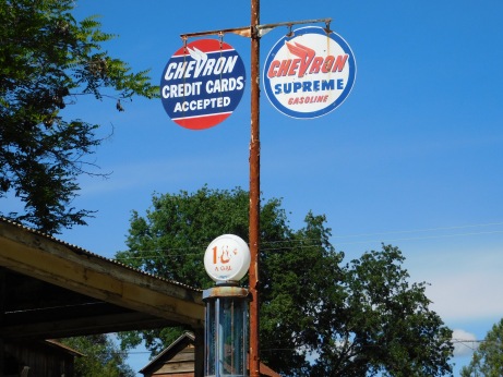 [Picture of Chevron signs]